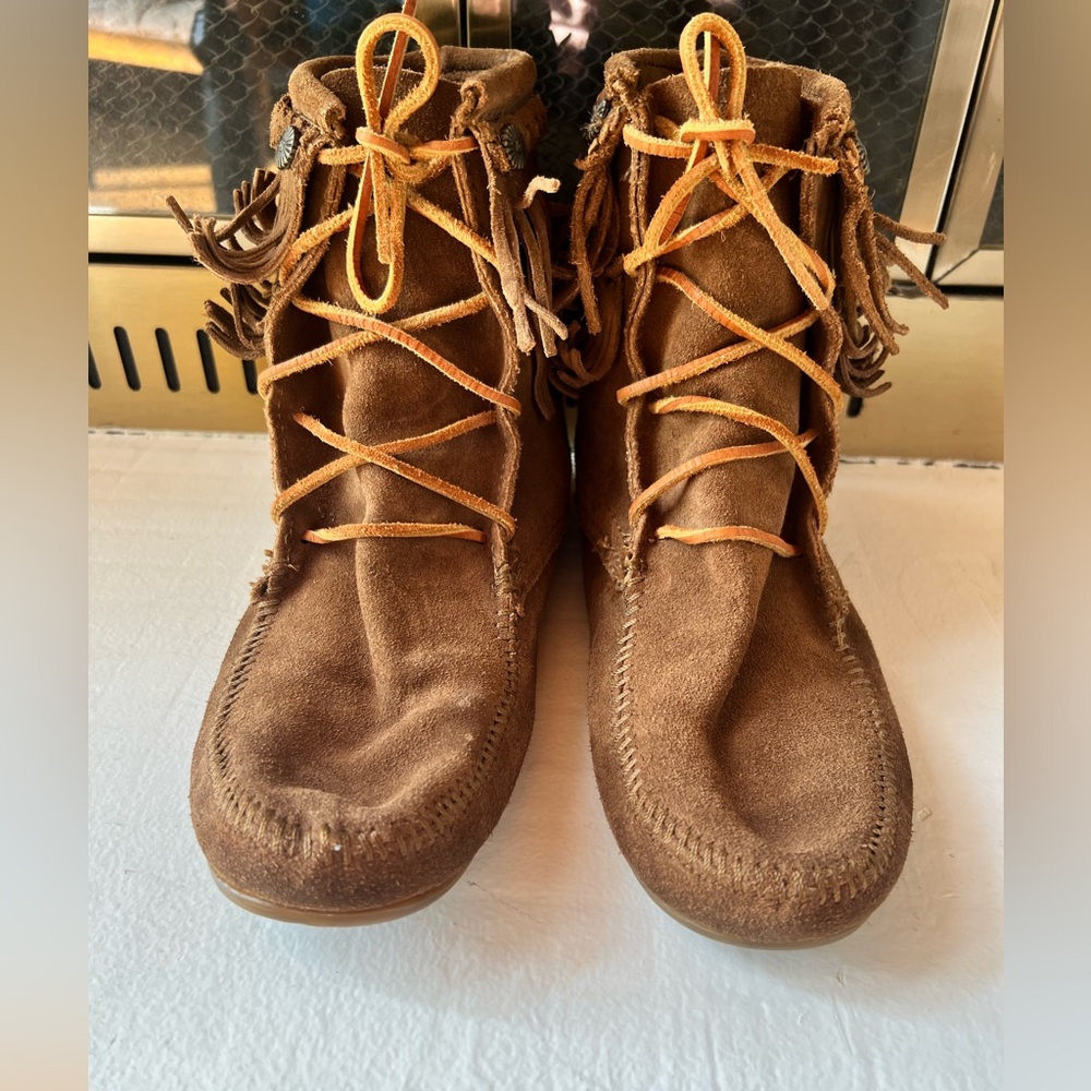 Minnetonka Light Brown Suede Moccasin Ankle Boots with Lace-Up Design